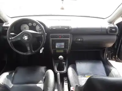 Véhicule à la ferraille seat leon (1m1) 1.9 tdi de l'année 2004 alimenté arl