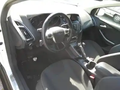 Véhicule à la ferraille ford focus iii 1.5 d 120cv de l'année 2012 alimenté m1da