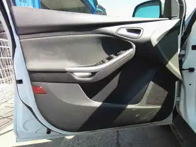 Véhicule à la ferraille ford focus iii 1.5 d 120cv de l'année 2012 alimenté m1da