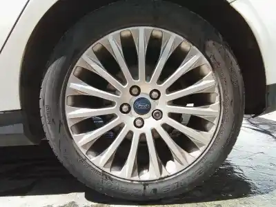 Véhicule à la ferraille ford focus iii 1.5 d 120cv de l'année 2012 alimenté m1da