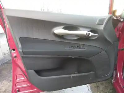 Здавання транспортного засобу toyota auris (_e15_) 1.4 d-4d (nde150_) року 2008 потужний 1nd