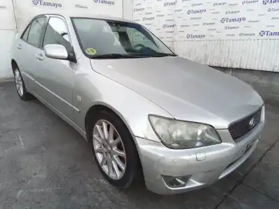 Veicolo di demolizione toyota lexus is 200 (gxe10) 2.0 cat dell'anno 2005 alimentato 1gfe