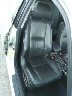 Veicolo di demolizione toyota lexus is 200 (gxe10) 2.0 cat dell'anno 2005 alimentato 1gfe