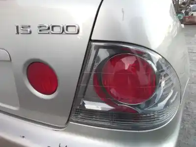 Veicolo di demolizione toyota lexus is 200 (gxe10) 2.0 cat dell'anno 2005 alimentato 1gfe