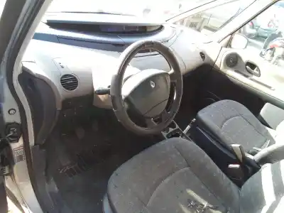 Здавання транспортного засобу renault espace iv (jk0) 1.9 dci diesel року 2003 потужний f9q820