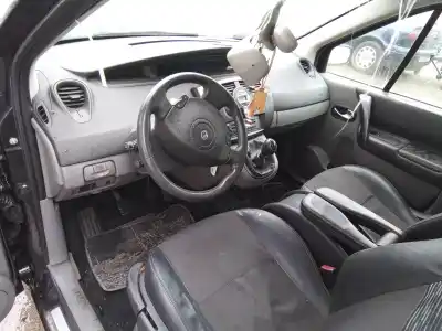 Scrapping Vehicle renault scenic ii 1.9 dci diesel of the year 2005 powered f9q812