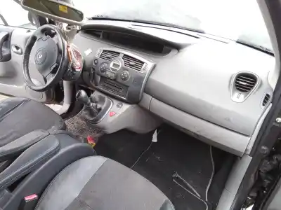 Scrapping Vehicle renault scenic ii 1.9 dci diesel of the year 2005 powered f9q812