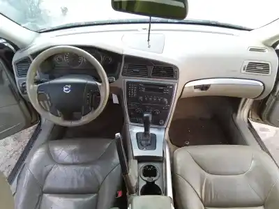 Veicolo di demolizione volvo xc70 2.4 diesel cat dell'anno 2005 alimentato d5244t