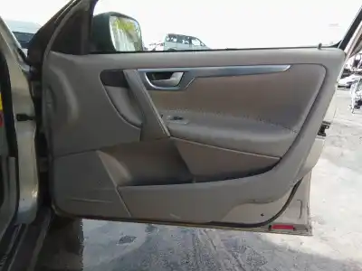 Veicolo di demolizione volvo xc70 2.4 diesel cat dell'anno 2005 alimentato d5244t