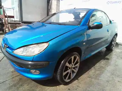 Véhicule à la ferraille peugeot 206 berlina 1.6 16v cat de l'année 2001 alimenté nfutu5jp4