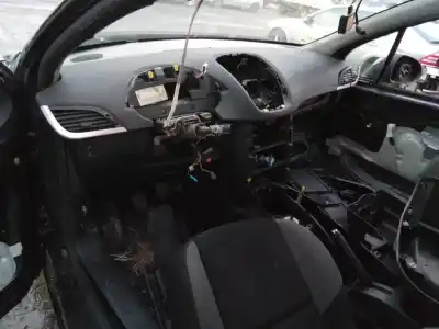 Veículo de Sucata peugeot 207 cc (wd_) 1.6 16v do ano 2008 alimentado 5fw