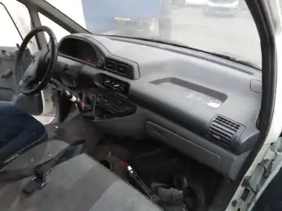 Vehicul casat citroen jumpy (u6u_) 1.9 d al anului 2002 alimentat wjy