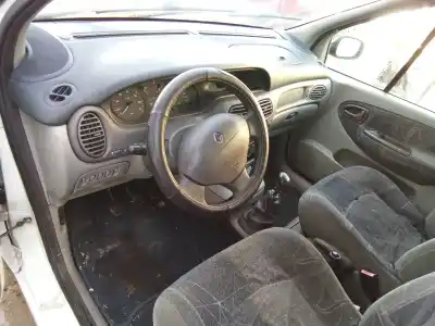 Scrapping Vehicle renault scenic (ja..) 1.9 dci authentique of the year 2000 powered f9q732