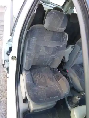 Scrapping Vehicle renault scenic (ja..) 1.9 dci authentique of the year 2000 powered f9q732