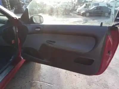 Veículo de Sucata peugeot 206 cc cc do ano 2001 alimentado nfu