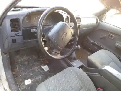 Veicolo di demolizione toyota hilux doble cabina 2.4 d turbo dell'anno 1999 alimentato 2lt