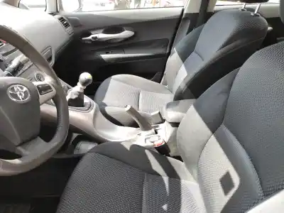 Veicolo di demolizione toyota auris (_e15_) 1.4 d-4d (nde150_) dell'anno 2011 alimentato 1ndtv