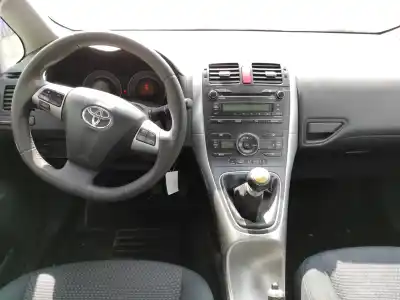 Veicolo di demolizione toyota auris (_e15_) 1.4 d-4d (nde150_) dell'anno 2011 alimentato 1ndtv