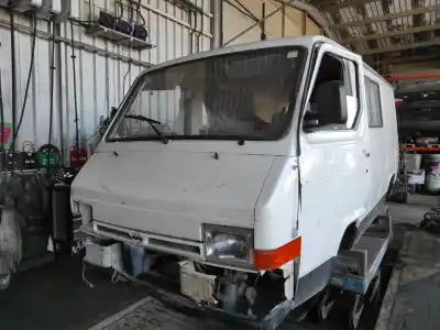 Veicolo di demolizione nissan trade 2.8 dell'anno 1989 alimentato a428