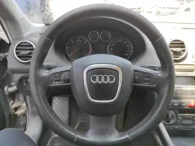 Veículo de Sucata audi a3 sportback (8p) 2.0 tdi ambiente do ano 2008 alimentado bkd