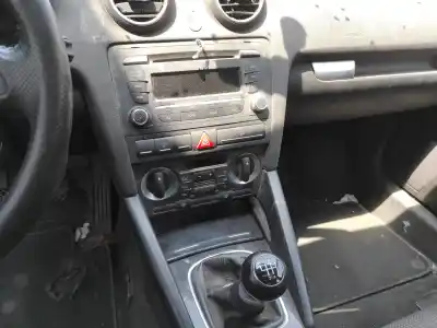 Veículo de Sucata audi a3 sportback (8p) 2.0 tdi ambiente do ano 2008 alimentado bkd