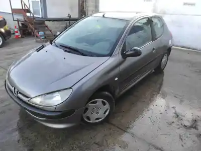 Véhicule à la ferraille peugeot                                            206                                                                                                                                                                                                                                                        berlina 1.9 diesel                                                                                                                                                                                                                                         de l'année 1999 alimenté wjz