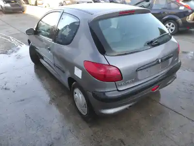 Véhicule à la ferraille peugeot                                            206                                                                                                                                                                                                                                                        berlina 1.9 diesel                                                                                                                                                                                                                                         de l'année 1999 alimenté wjz
