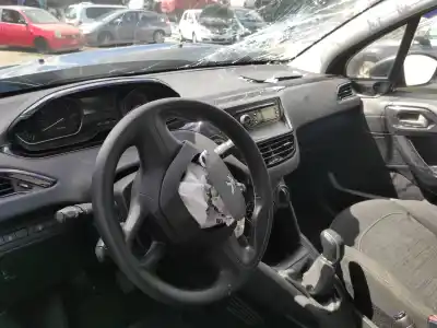 Scrapping Vehicle peugeot 208 i (ca_, cc_) 1.2 vti 82 of the year 2016 powered hm01