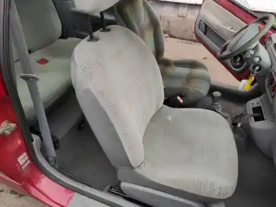 Scrapping Vehicle renault twingo (co6) 1.2 of the year 2002 powered d4f702