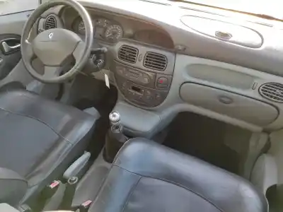 Здавання транспортного засобу renault   року 2003 потужний f9q732