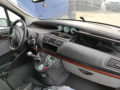 Veículo de Sucata citroen c8 2.2 hdi 16v premier ii do ano 2005 alimentado 4hwdw12ted4