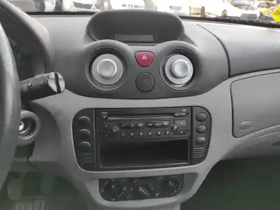 Veículo de Sucata citroen c3 1.4 do ano 2002 alimentado kfv