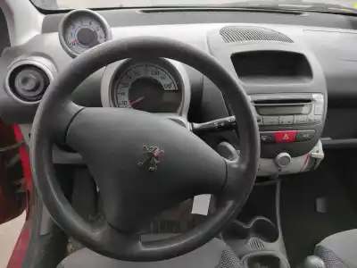 Veicolo di demolizione peugeot 107 (pm_, pn_) 1.4 hdi dell'anno 2006 alimentato 8ht