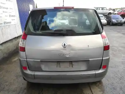 Véhicule à la ferraille renault scénic ii (jm0/1_) 1.6 (jm0c jm0j jm1b) de l'année 2005 alimenté k4m761
