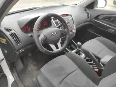 Sloopvoertuig kia pro cee´d (ed) 1.6 crdi 90 van het jaar 2010 aangedreven d4fbw