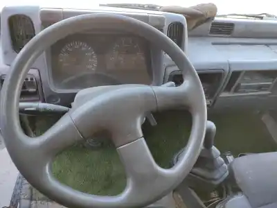 Veículo de Sucata nissan cabstar 3.0d do ano 2000 alimentado bd30d