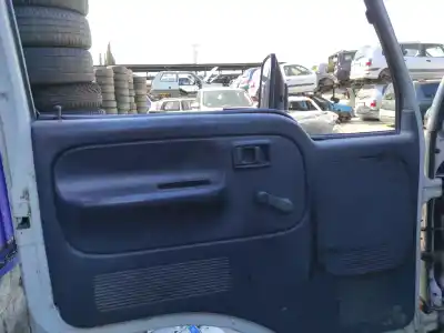 Veículo de Sucata nissan cabstar 3.0d do ano 2000 alimentado bd30d