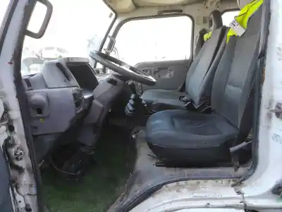 Veículo de Sucata nissan cabstar 3.0d do ano 2000 alimentado bd30d