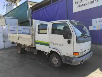 Veicolo di demolizione NISSAN CABSTAR 3.0D dell'anno 2000 alimentato BD30D