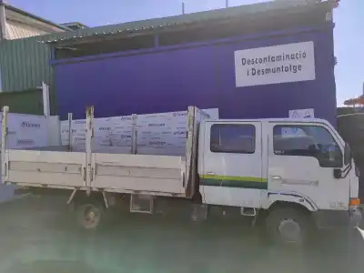 Veículo de Sucata nissan cabstar 3.0d do ano 2000 alimentado bd30d