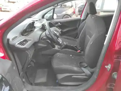 Veículo de Sucata peugeot 208 i (ca_, cc_) 1.2 vti 82 do ano 2019 alimentado hm05