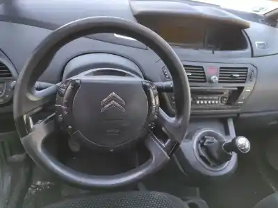 Veículo de Sucata citroen c4 picasso 1.8 do ano 2007 alimentado 6fyew7a