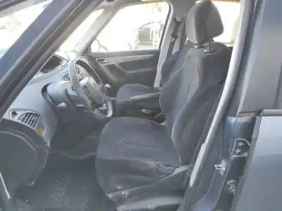 Veículo de Sucata citroen c4 picasso 1.8 do ano 2007 alimentado 6fyew7a