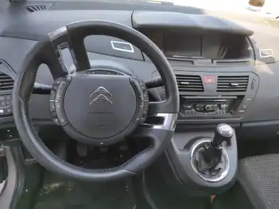 Veículo de Sucata citroen c4 picasso 1.6 blue-hdi fap do ano 2011 alimentado 5fs