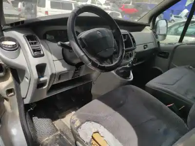 Veículo de Sucata renault trafic combi (ab 4.01) 1.9 diesel do ano 2002 alimentado f9q760