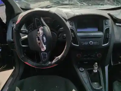 Veículo de Sucata ford focus lim. black&red do ano 2017 alimentado m9dg