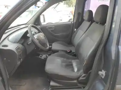 Veículo de Sucata opel combo tour 1.3 cdti 16v do ano 2006 alimentado z13dt