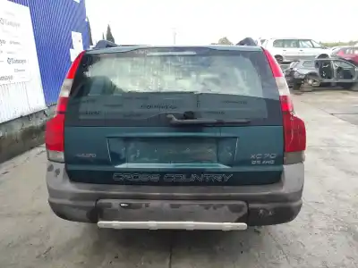 Veicolo di demolizione volvo xc70 2.4 diesel cat dell'anno 2003 alimentato 5244t