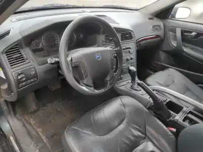 Veicolo di demolizione volvo xc70 2.4 diesel cat dell'anno 2003 alimentato 5244t