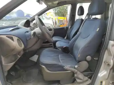 Veicolo di demolizione fiat multipla (186_) 1.9 jtd 115 dell'anno 2004 alimentato 186a8000